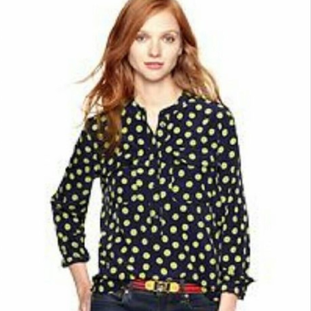 ⬇️$20 GAP navy polka dot blouse